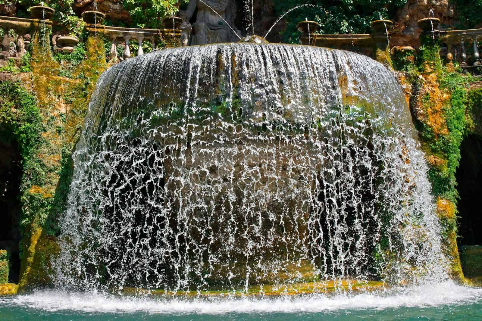 Fountain with frozen drops